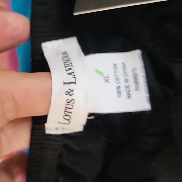 Lotus & Lavender Top Size XL - Picture 4 of 4